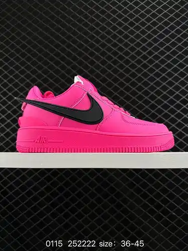 El emblemático swoosh conjunto de 1d1d0g ambush x NK Air Force 1d0g7 Low SP Air Force One se extiend