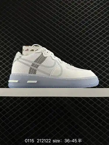 La plantilla 1d1d0g Nike Air Force 1D REACT QS bone White Ice Blue utiliza la tecnología Nike REACT 