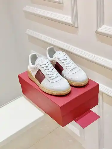 Zapatos masculinos y femeninos Valentino talla 9c4 talla 34 ropa femenina 4 ropa masculina personali