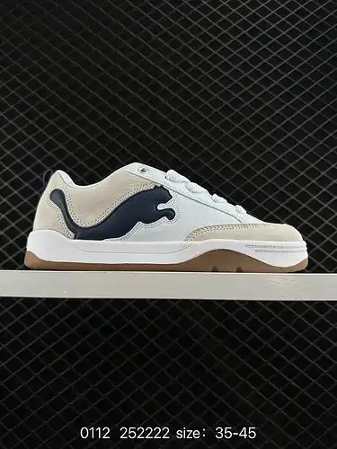 La versión de desarrollo de la versión original de papel base de las zapatillas deportivas masculina