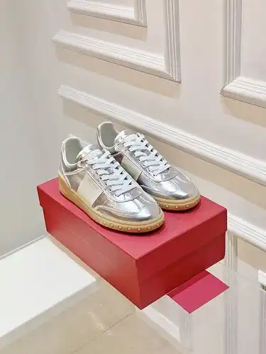 Zapatos masculinos y femeninos Valentino talla 9c4 talla 34 ropa femenina 4 ropa masculina personali