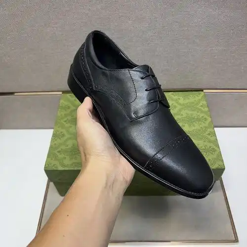 Código de zapatos masculinos Gucci 9b6 talla 3944