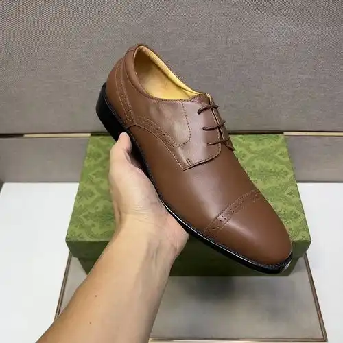 Código de zapatos masculinos Gucci 9b6 talla 3944