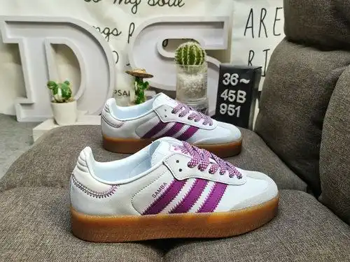 El sistema genuino de media yarda 9e5x1dd Adidas sambae Valentine ie9e1d0g6 utiliza una combinación 