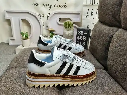 El logotipo genuino de la clase corporativa 41d8d, el zapato recién diseñado de la superestrella Adi