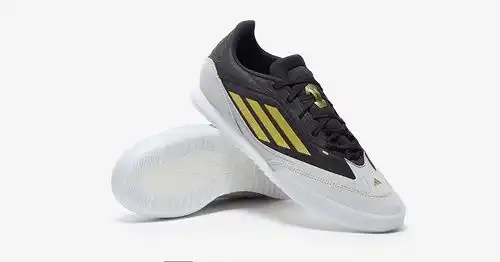 Llegan los zapatos de fútbol interior Adidas f5x0g