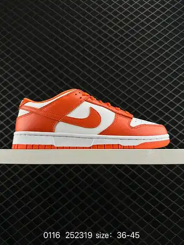Las zapatillas 9e5x nike dunk low, con una deconstrucción retro de zapatos con paneles y cordones co