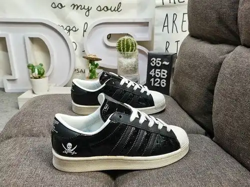 1d266d Adidas original sstr N 2c0g2c4 b340g70g Shell Head Pirate edición limitada cómoda, multifunci