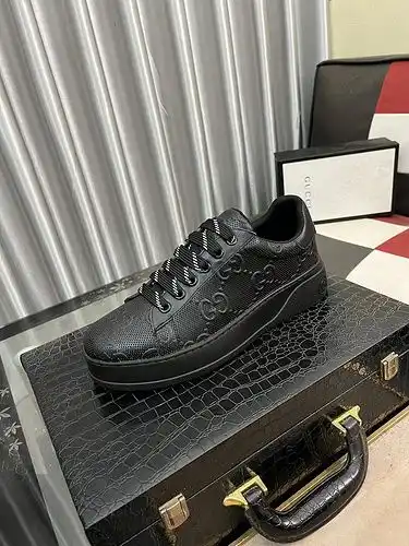 Código de zapatos masculinos Gucci 2b4 talla 3844