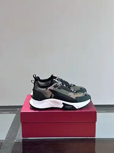 Código de calzado masculino Valentino 3C talla 38.444 personalizado