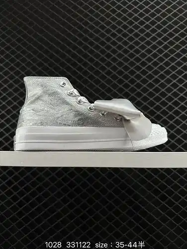 El diseño del cielo estrellado flash de la serie de arco flash Converse 1d1d0g te permite brillar pa
