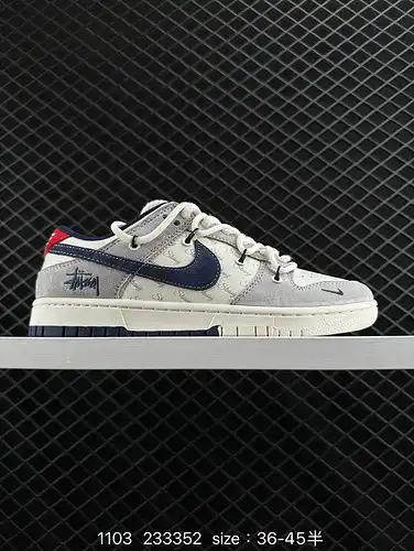 La zapatilla 2c60g nike dunk Low retro deconstruye la zapatilla retro con tirantes y cordones como u
