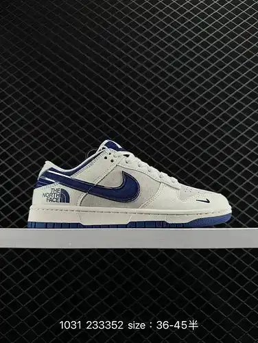 La zapatilla 2c60g nike dunk Low retro deconstruye la zapatilla retro con tirantes y cordones como u