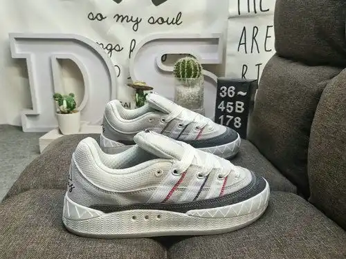 1d78d Adidas adic ih32c 65x zapatillas de pan Adidas Shark Bread shoes se unen al legendario skater 