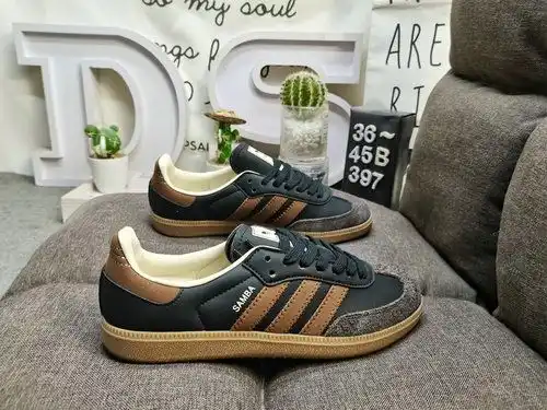El clásico original del 39e7 Adidas Samba og ie9e1d283, de hace casi 70g años, está hecho de terciop
