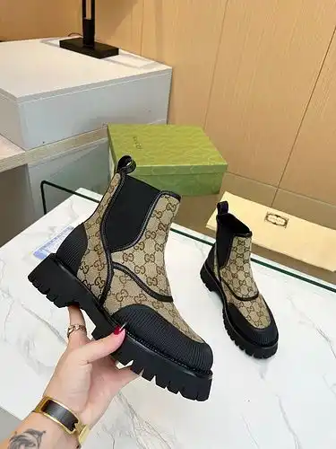 El Código de zapatos masculinos y femeninos de guqi es 2c4, el Código femenino es 342, el Código mas