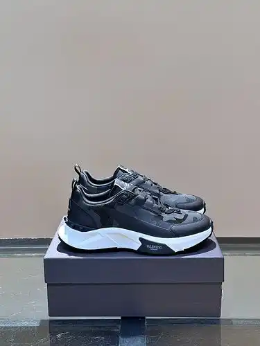Código de calzado masculino Valentino 3C talla 38.444 personalizado