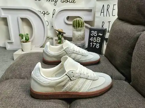El 1d78dadias Samba og ji39e9e3 Classic Originals se originó en zapatos delgados producidos con un c