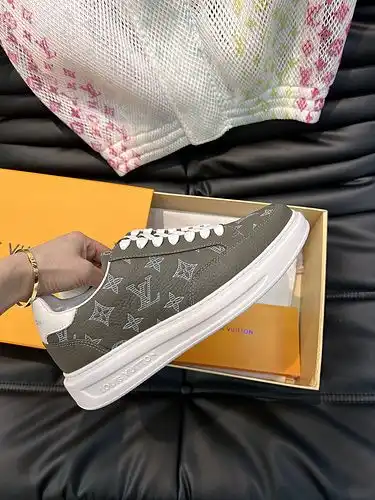 Código de calzado masculino LV 3B4 talla 38.444 personalizada