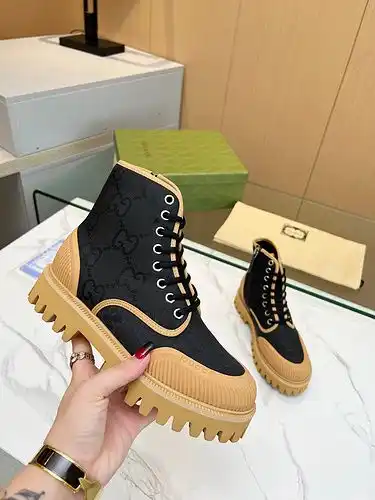 El Código de zapatos masculinos y femeninos de guqi es 2c4, el Código femenino es 342, el Código mas