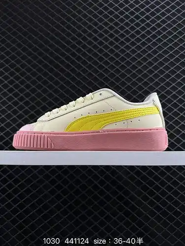 La versión de desarrollo de la versión original de papel base del sistema de media yarda de zapatos 