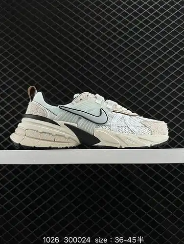 La última versión original en papel de la versión original de medio tamaño de los zapatos masculinos