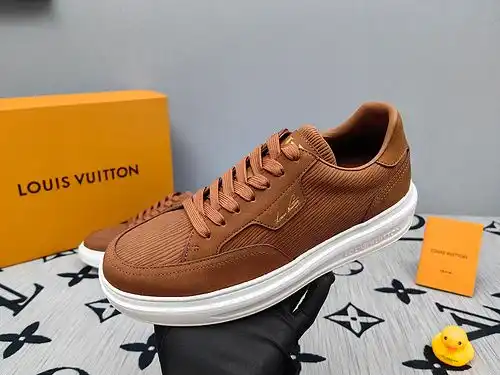 El Código de calzado masculino LV D2 talla 3844 se puede pedir 38 4