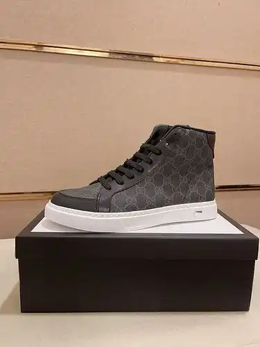 Código de zapatos masculinos Gucci 8b talla 3844