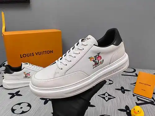 El Código de calzado masculino LV D2 talla 3844 se puede pedir 38 4