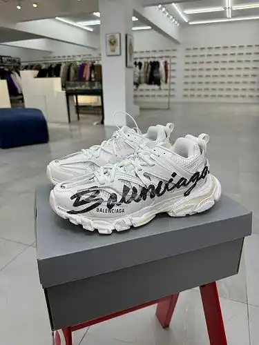 Original VG pintadas con el logotipo de la pista de cuarta generación de la familia balenciaga
