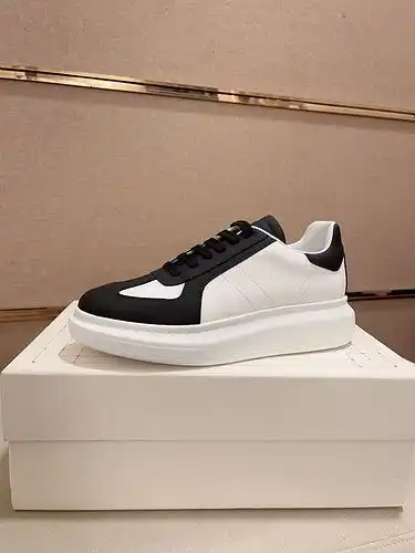 Código de zapatos masculinos McQueen 8C2 talla 3844