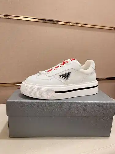 Código de calzado masculino Prada 8C2 talla 3844
