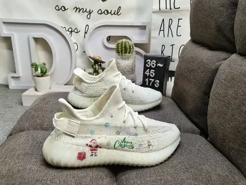 La serie de explosivos de clase corporativa 1d73d Adidas yeezy 35x0g boost v2c lanzó por primera vez