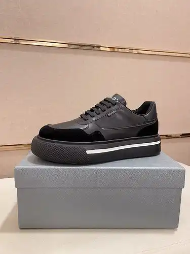Código de calzado masculino Prada 8C2 talla 3844