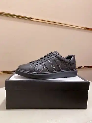 Código de zapatos masculinos Gucci 8b4 talla 3844