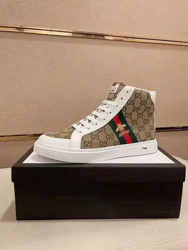 Código de zapatos masculinos Gucci 8b talla 3844