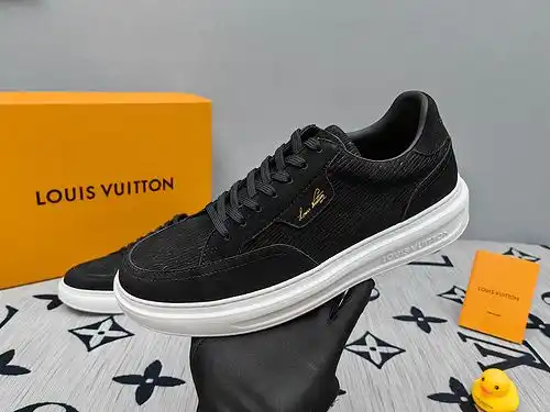 El Código de calzado masculino LV D2 talla 3844 se puede pedir 38 4