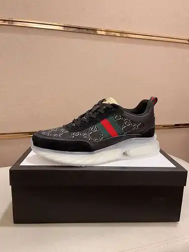 Código de zapatos masculinos Gucci 8b6 talla 3844