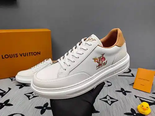 El Código de calzado masculino LV D2 talla 3844 se puede pedir 38 4
