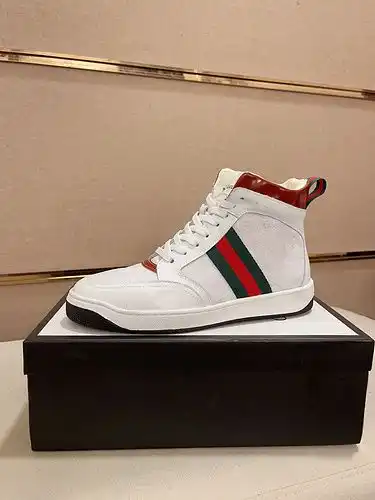 Código de zapatos masculinos Gucci 8b talla 3844