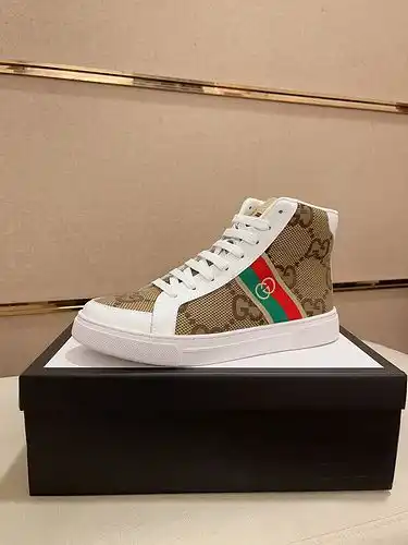 Código de zapatos masculinos Gucci 8b talla 3844