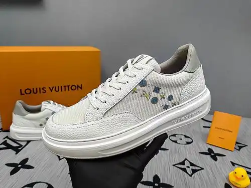 El Código de calzado masculino LV D2 talla 3844 se puede pedir 38 4