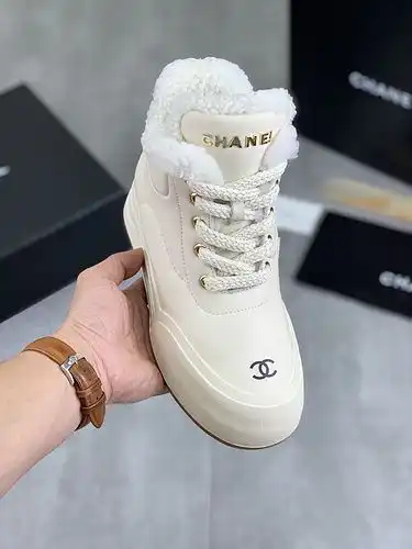 Las zapatillas de mujer de lana aromática con el Código 3C talla 344 están personalizadas y no se pu