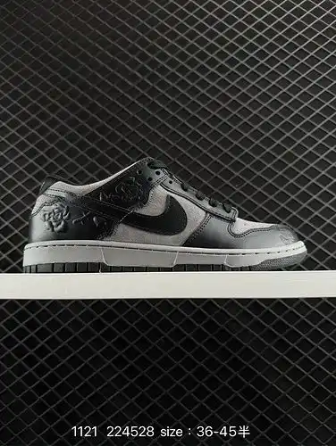 La serie de Slam Dunk 1yu4boo nike dunk Low LX es una zapatilla deportiva casual retro de parte baja