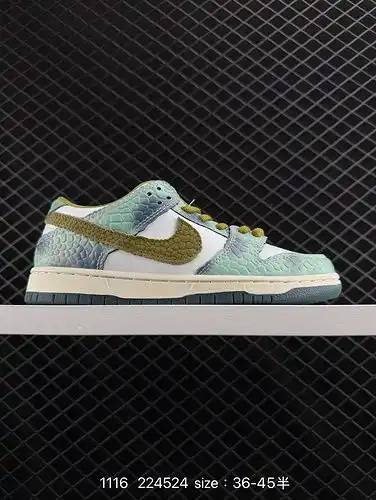 La zapatilla deportiva neutral 1yu2poo Nike SB Dunk Low pro da un paso para mostrar una parte superi