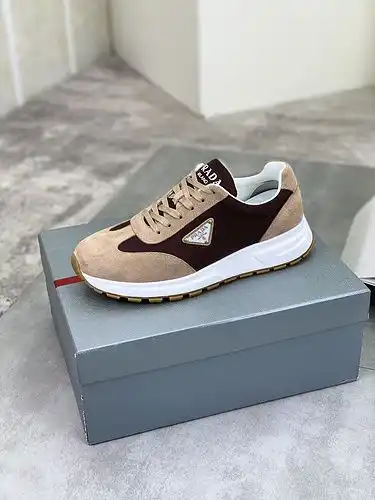 Zapatos masculinos Prada 1yu1yu4c2po talla 3844
