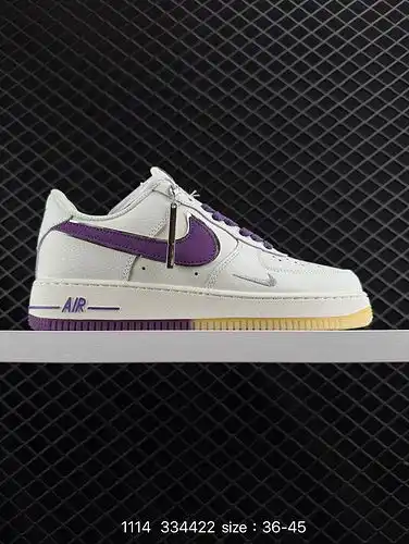 Las zapatillas deportivas casuales multifuncionales de banda baja 1yupo Nike Air Force 1yu, con un r
