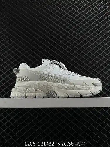 Las zapatillas de correr de ocio de quinta generación de Nike zoom Vomero roam Marathon retro runnin