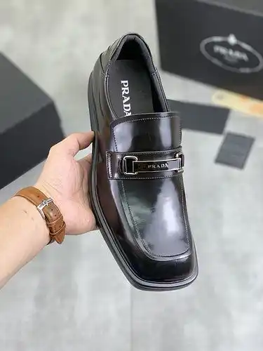 Zapatos masculinos Prada 1yu2poo3c2poo talla 3844