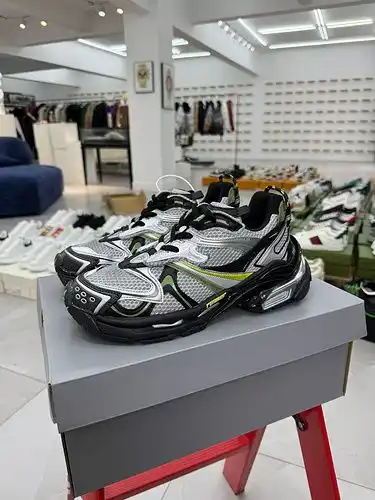 VG Balenciaga Paris 7boo 7ª generación Runner Plata Negro
